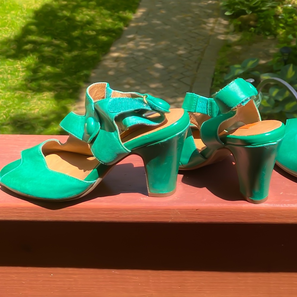 Spring Has Sprung!Green Miz Mooz Sandals Size 6 View 3